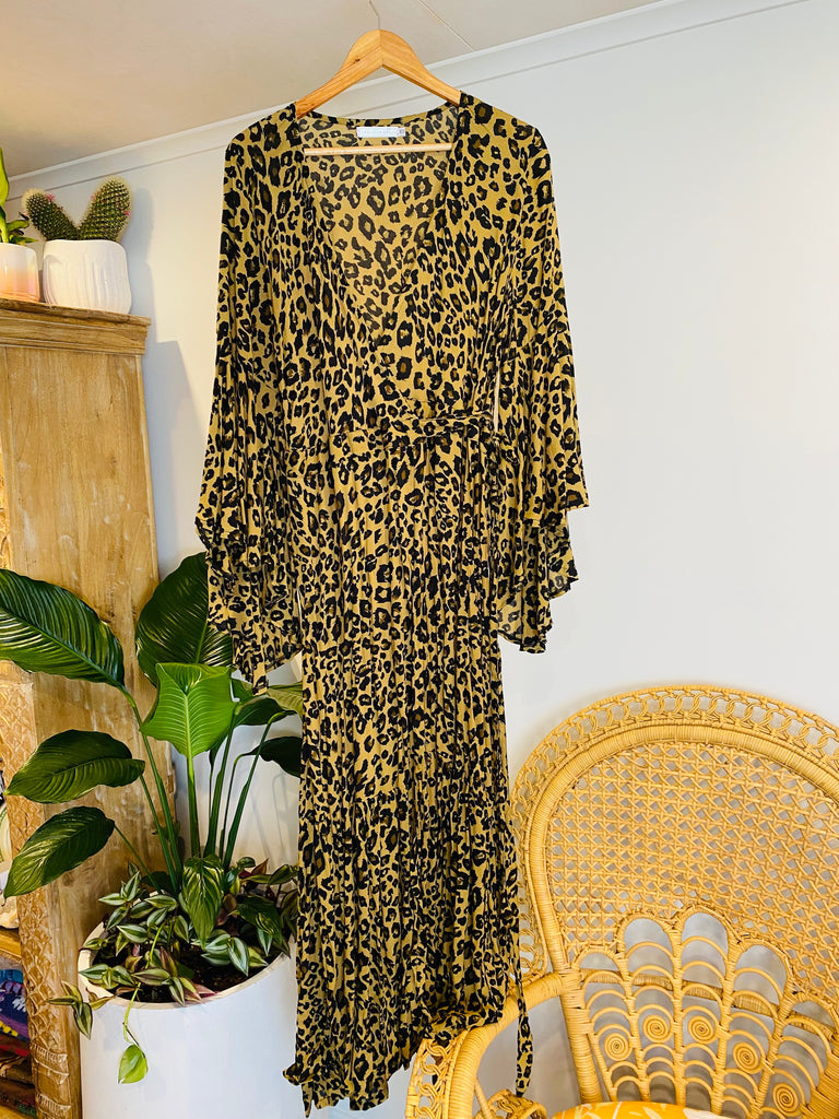 Live.Like.Lil x Wing woman Maxi dress x Dark Leopard
