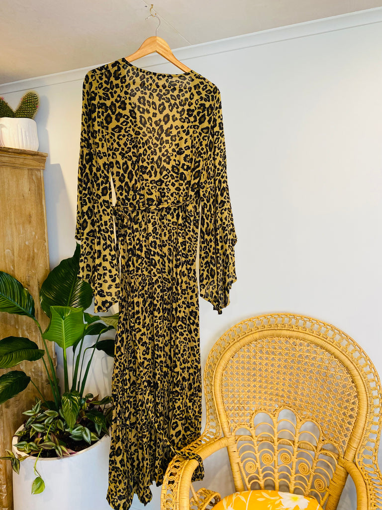 Live.Like.Lil x Wing woman Maxi dress x Dark Leopard