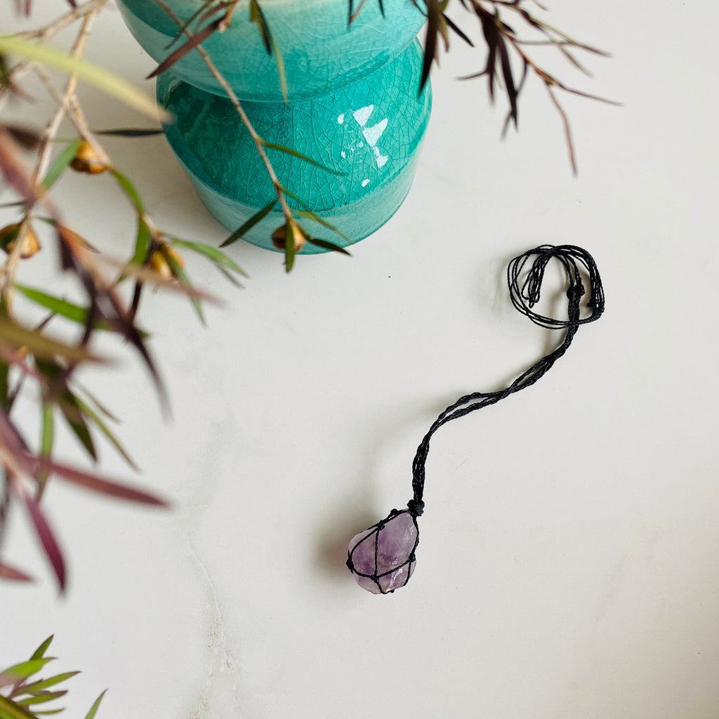 Macrame Pendant X Amethyst